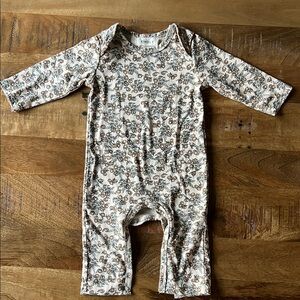 Kindly baby floral onesie size 0-6 months like new